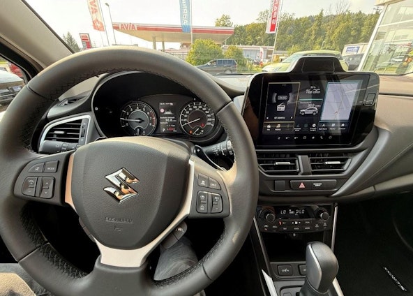 Vehicle image 8 Vehicle image 8