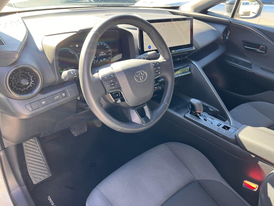 Vehicle image 7