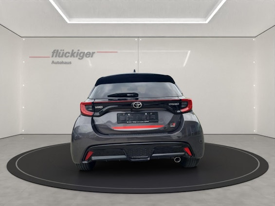 Vehicle image 5