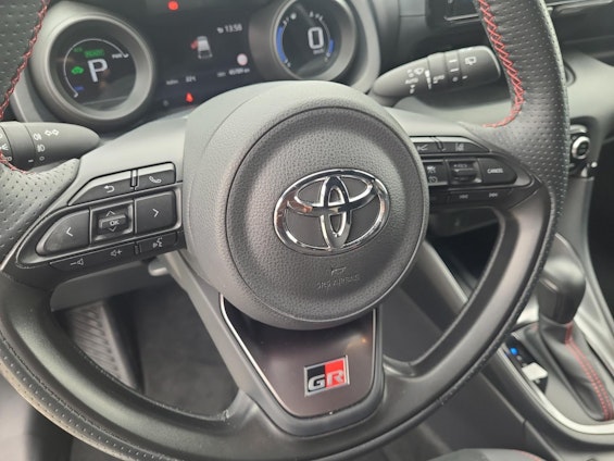 Vehicle image 18