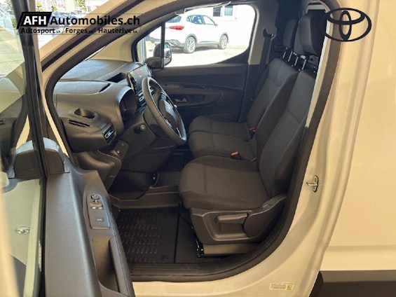 Vehicle image 5 Vehicle image 5