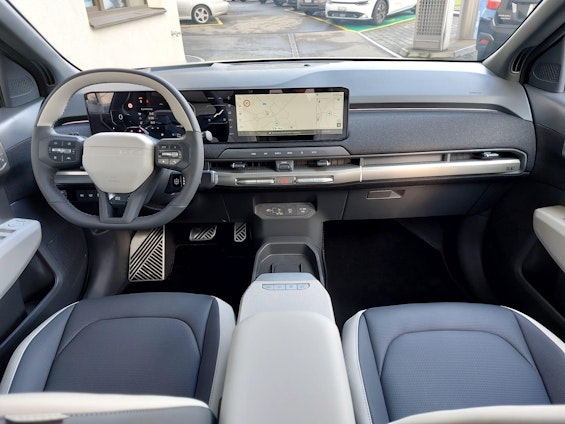 Vehicle image 25
