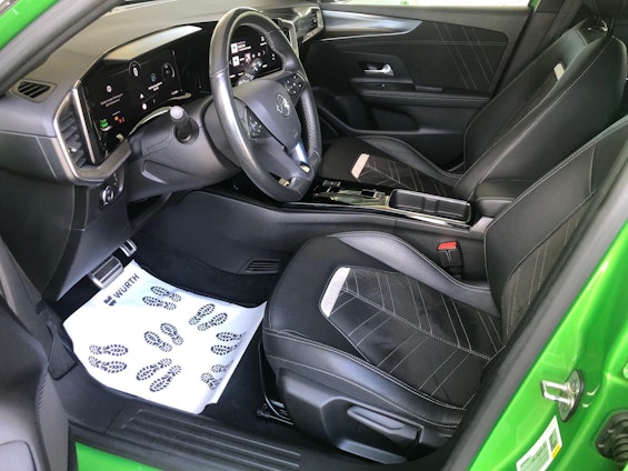 Vehicle image 3 Vehicle image 3