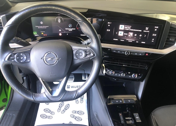 Vehicle image 4 Vehicle image 4