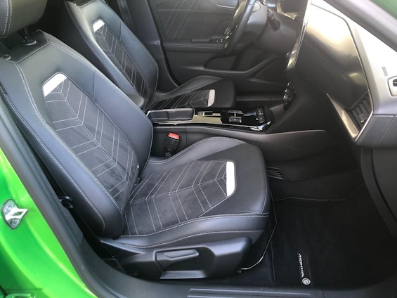 Vehicle image 9 Vehicle image 9