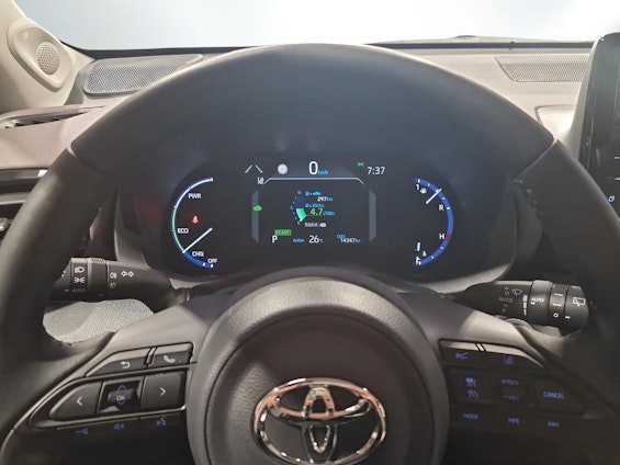 Vehicle image 10