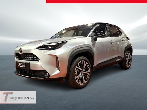 First vehicle image