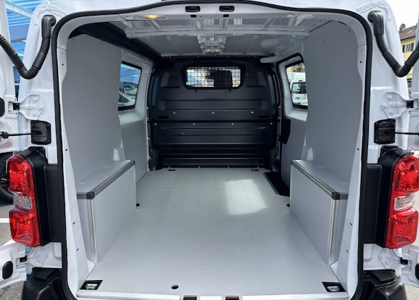 Vehicle image 10 Vehicle image 10