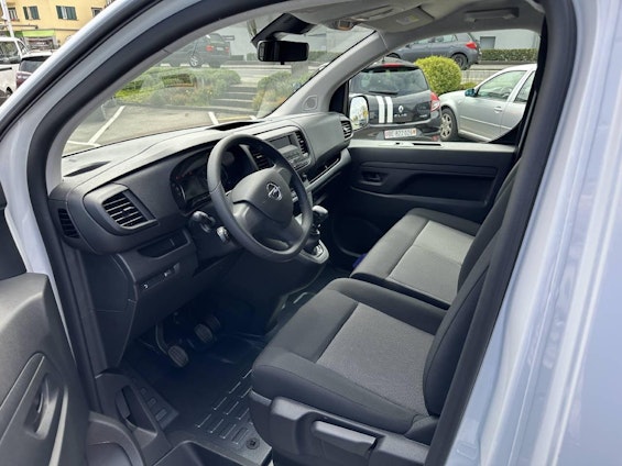 Vehicle image 8 Vehicle image 8