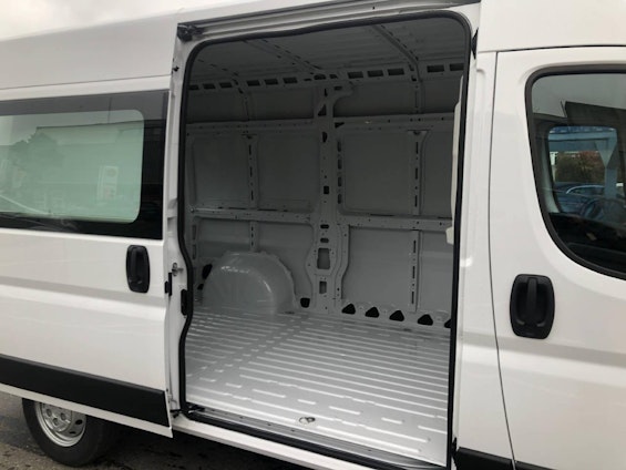 Vehicle image 8 Vehicle image 8