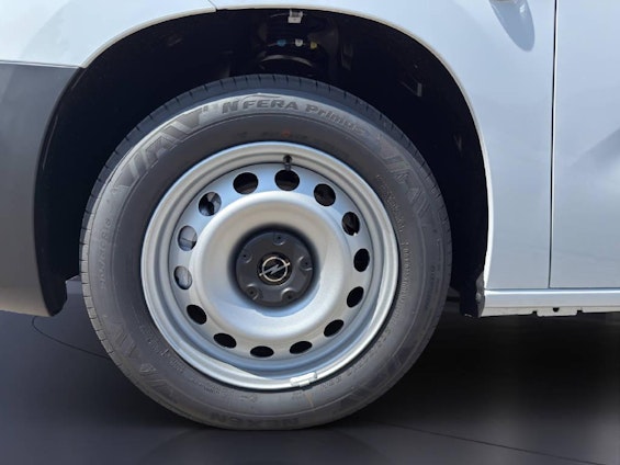 Vehicle image 6 Vehicle image 6