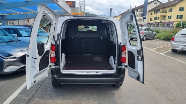 Vehicle image 7 Vehicle image 7