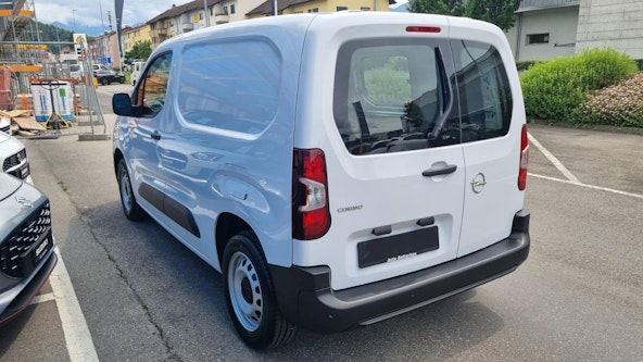 Vehicle image 5 Vehicle image 5