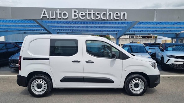 Vehicle image 3 Vehicle image 3