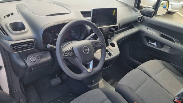 Vehicle image 9 Vehicle image 9