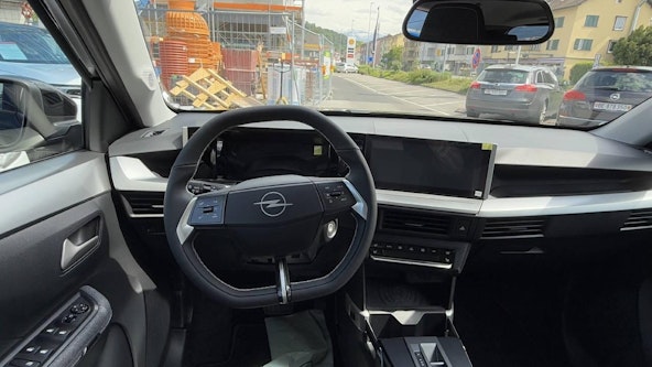 Vehicle image 9 Vehicle image 9