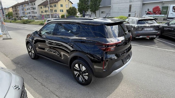 Vehicle image 3 Vehicle image 3