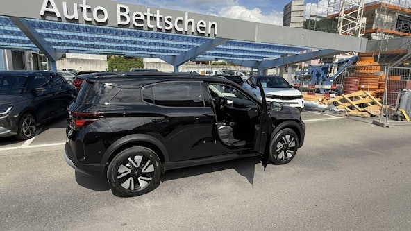 Vehicle image 6 Vehicle image 6