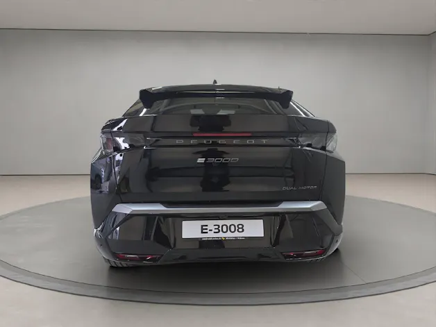 Peugeot E-3008 Launch Edition 4x4