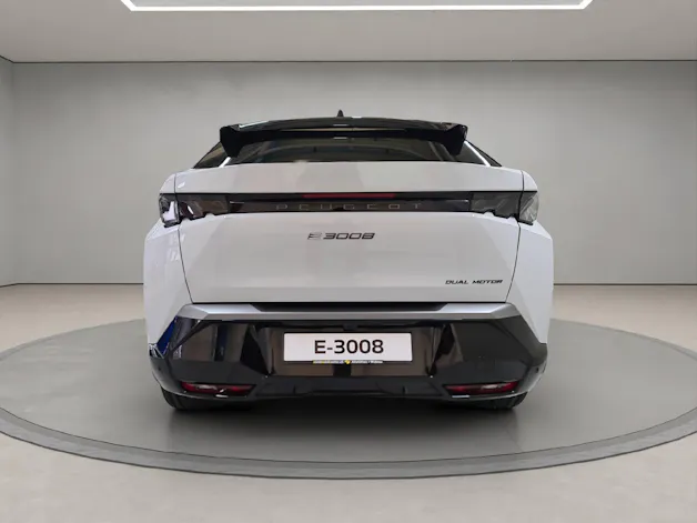 Peugeot E-3008 Launch Edition 4x4