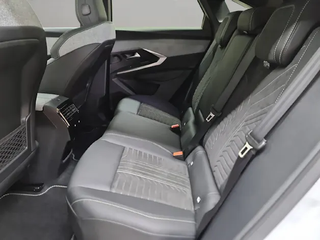 Peugeot E-3008 Launch Edition 4x4