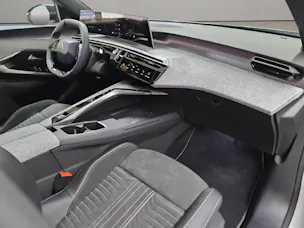 Peugeot E-3008 Launch Edition 4x4