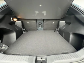 Fahrzeugbild TOYOTA Yaris Cross 1.5 VVT-i HSD Premium AWD-i