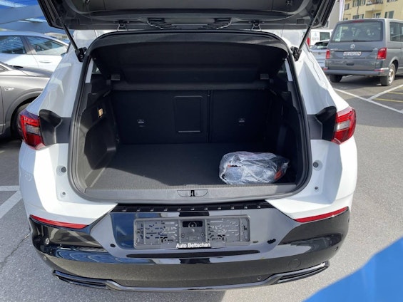 Vehicle image 9 Vehicle image 9