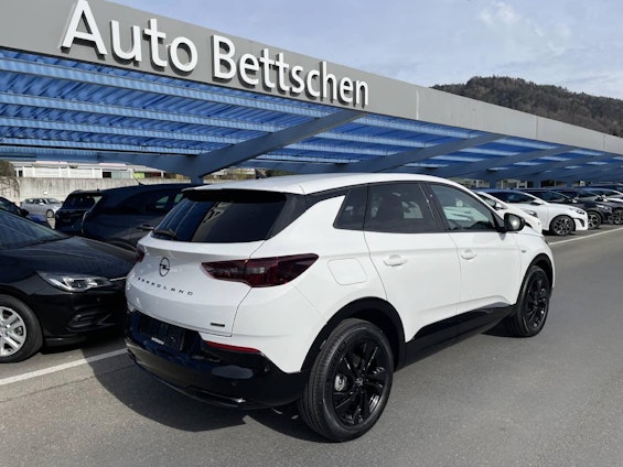 Vehicle image 5 Vehicle image 5