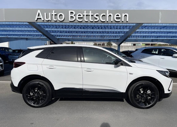 Vehicle image 6 Vehicle image 6