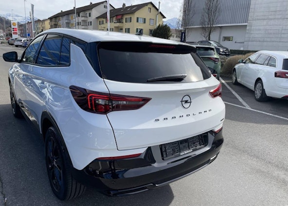 Vehicle image 3 Vehicle image 3