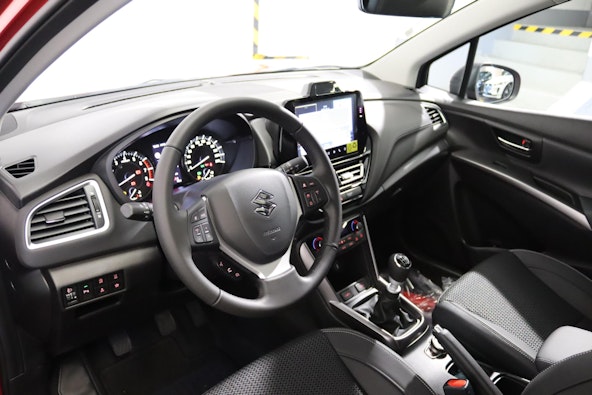 Vehicle image 4