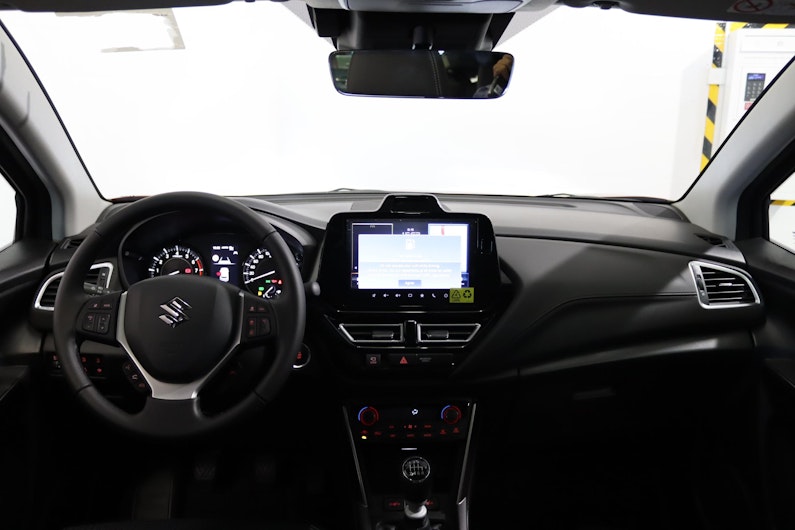 Vehicle image SUZUKI S-CROSS