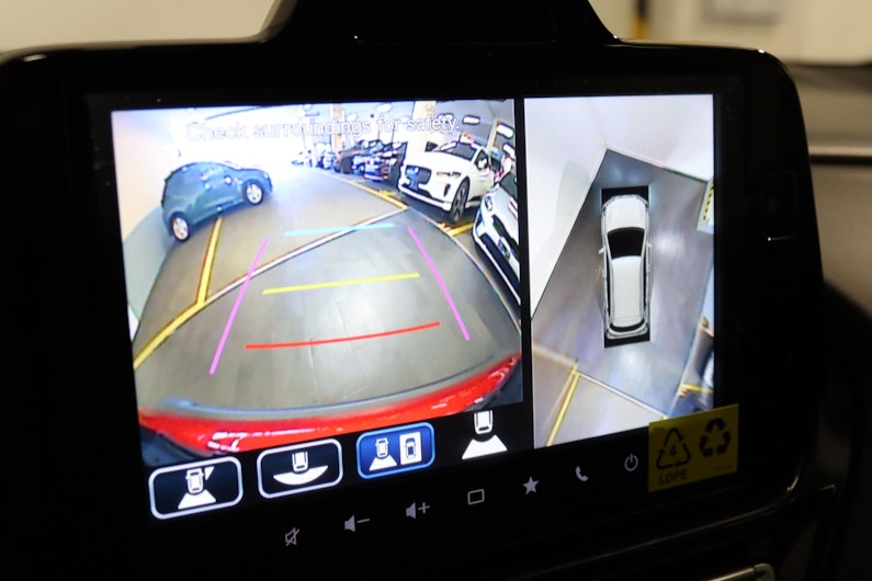 Vehicle image SUZUKI S-CROSS