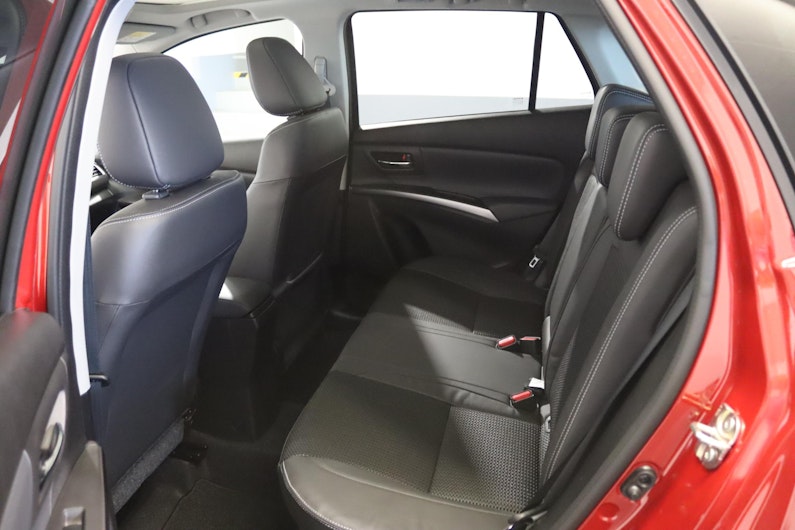 Vehicle image SUZUKI S-CROSS