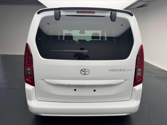 Vehicle image TOYOTA PROACE CITY