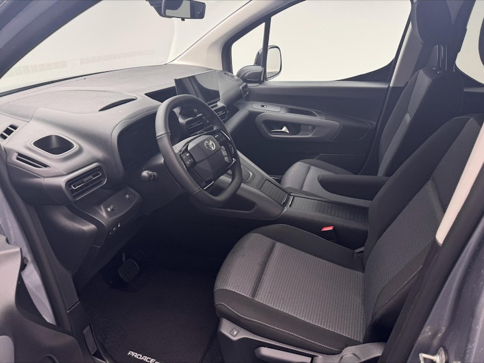 Vehicle image TOYOTA PROACE CITY VERSO