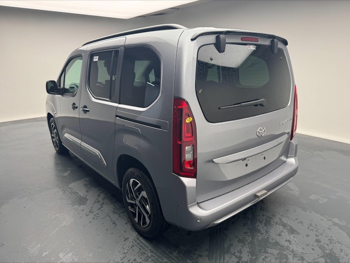 Vehicle image TOYOTA PROACE CITY VERSO