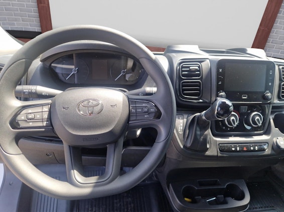 Vehicle image 8 Vehicle image 8