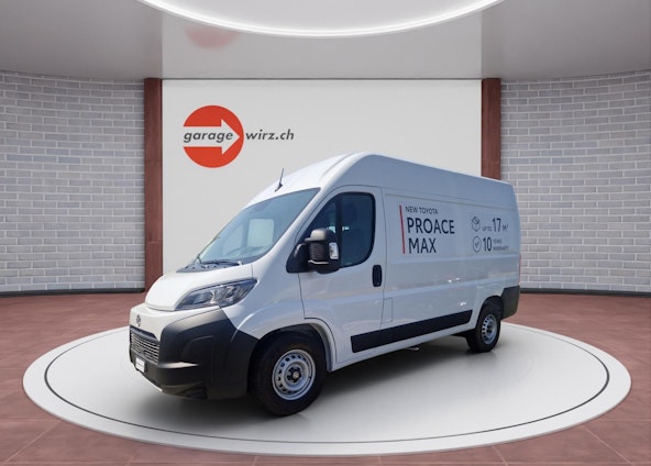 First vehicle image First vehicle image