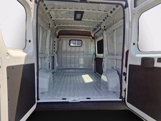 Vehicle image 10 Vehicle image 10