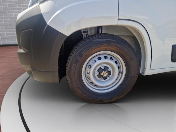 Vehicle image 6 Vehicle image 6