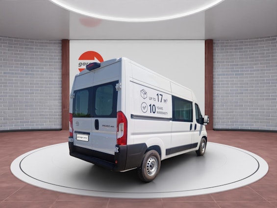 Vehicle image 4 Vehicle image 4