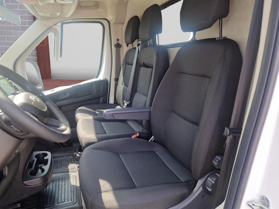 Vehicle image 7 Vehicle image 7