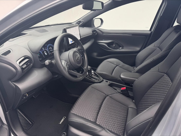 Vehicle image TOYOTA YARIS