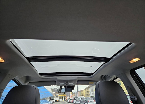 Vehicle image 10 Vehicle image 10