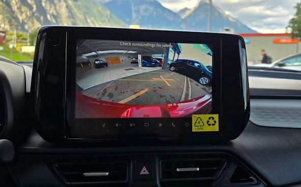 Vehicle image 13