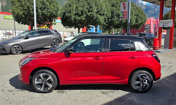 Vehicle image 7