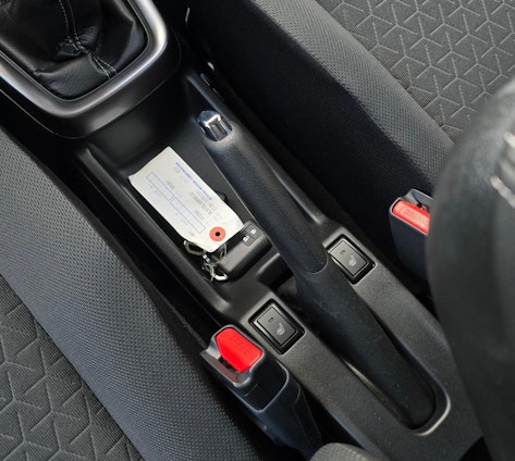Vehicle image 14