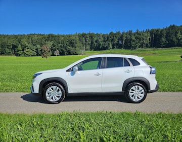 Vehicle image SUZUKI S-CROSS 0 Vehicle image SUZUKI S-CROSS 0